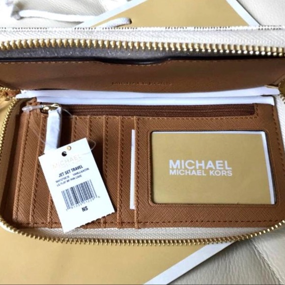 Michael Kors Van/Acorn IPhone Wristlet Wallet - Picture 2 of 2